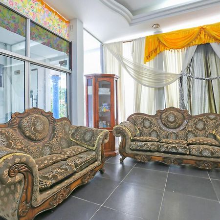 Jeli Oyo 89933 Nun Hotel מראה חיצוני תמונה