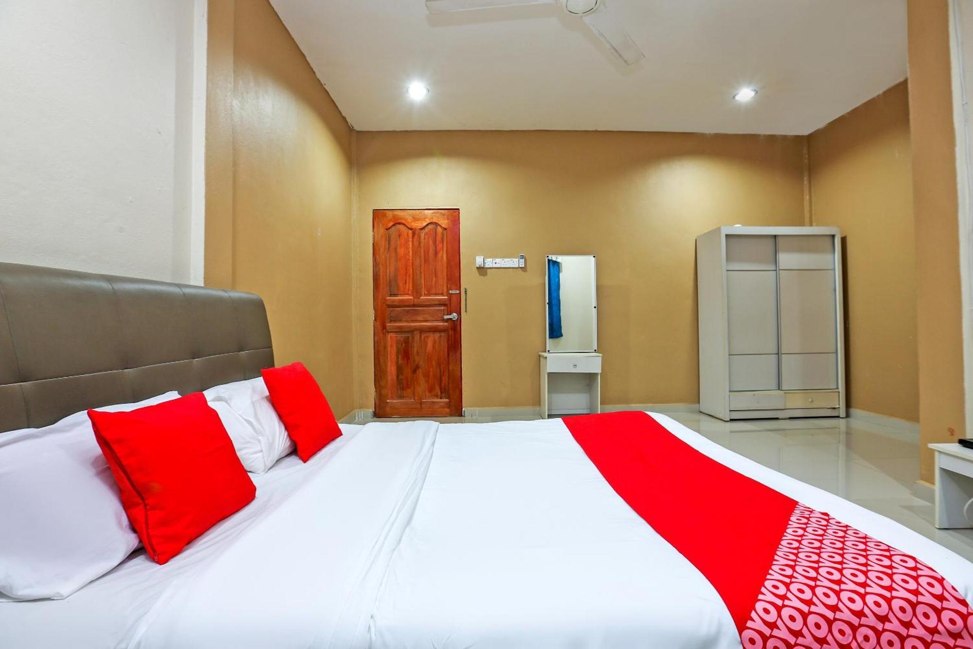 Jeli Oyo 89933 Nun Hotel מראה חיצוני תמונה