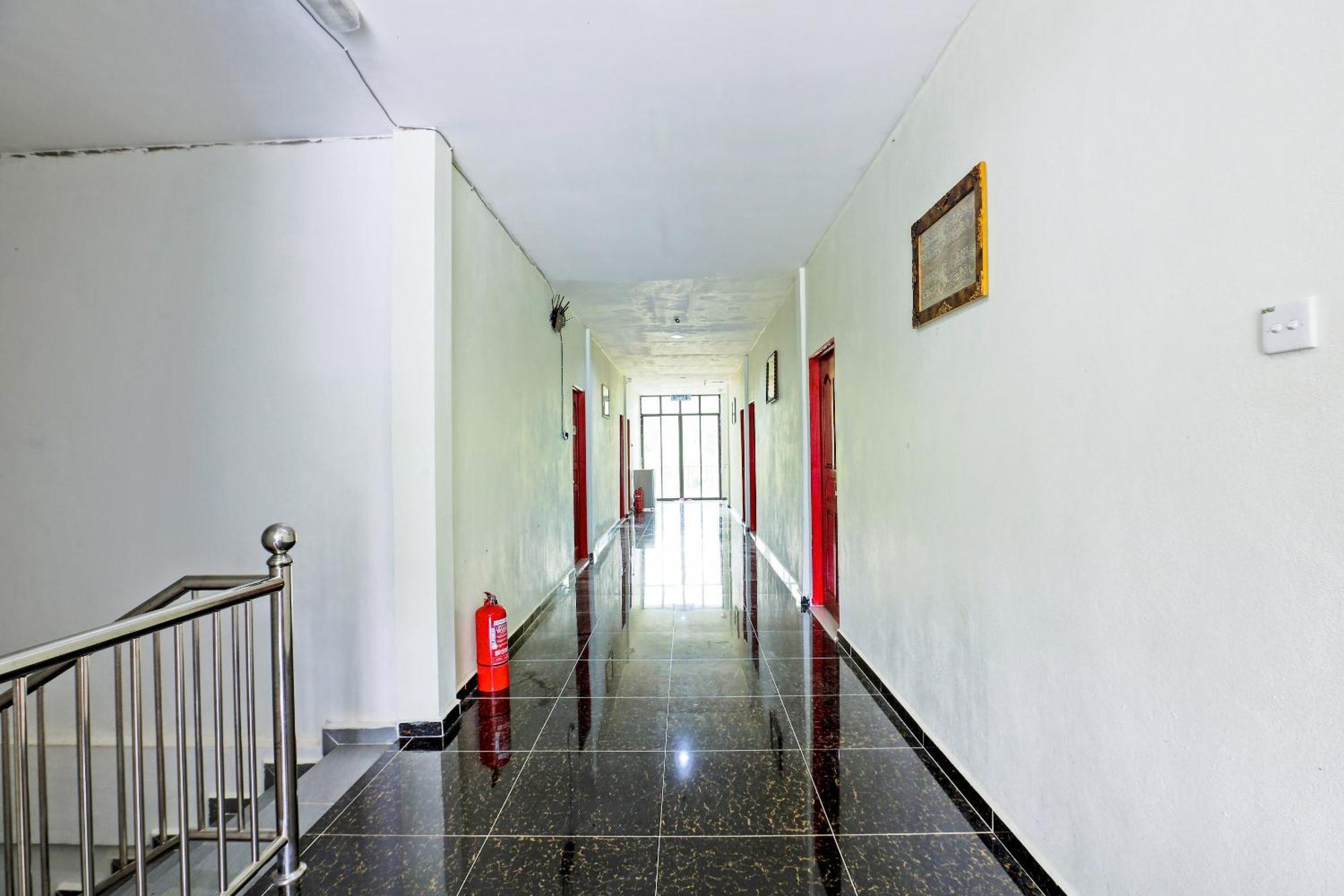 Jeli Oyo 89933 Nun Hotel מראה חיצוני תמונה
