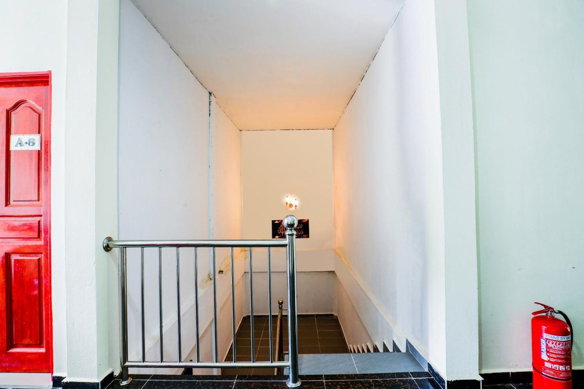 Jeli Oyo 89933 Nun Hotel מראה חיצוני תמונה
