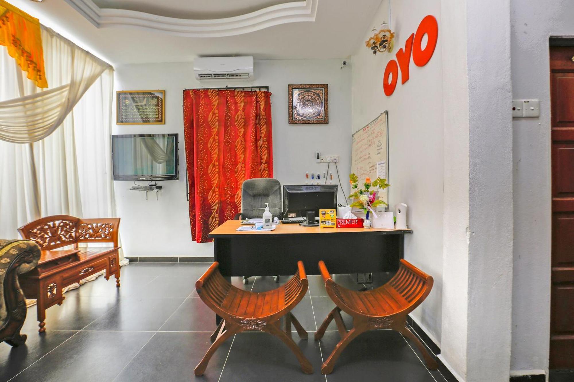 Jeli Oyo 89933 Nun Hotel מראה חיצוני תמונה