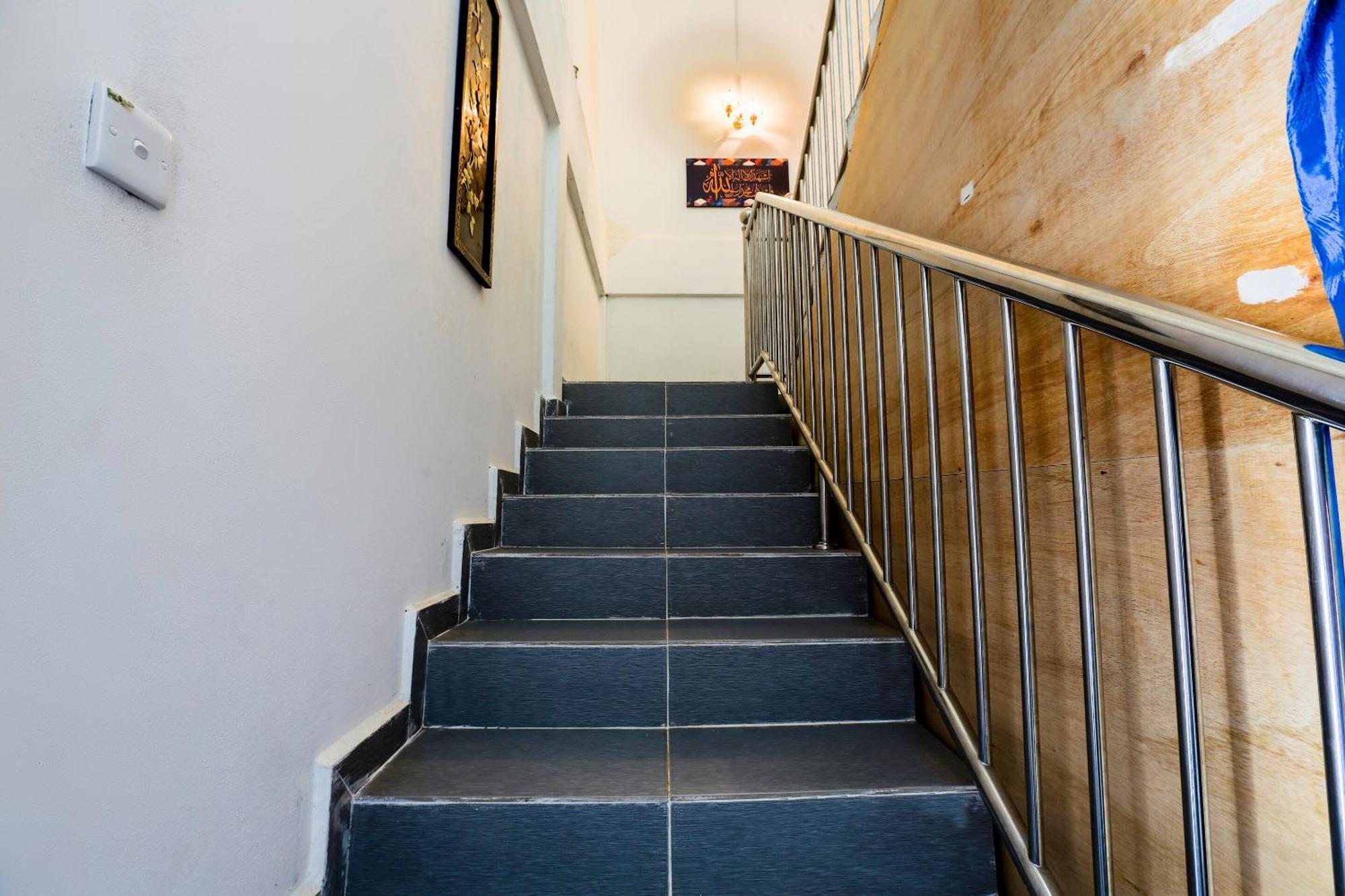 Jeli Oyo 89933 Nun Hotel מראה חיצוני תמונה