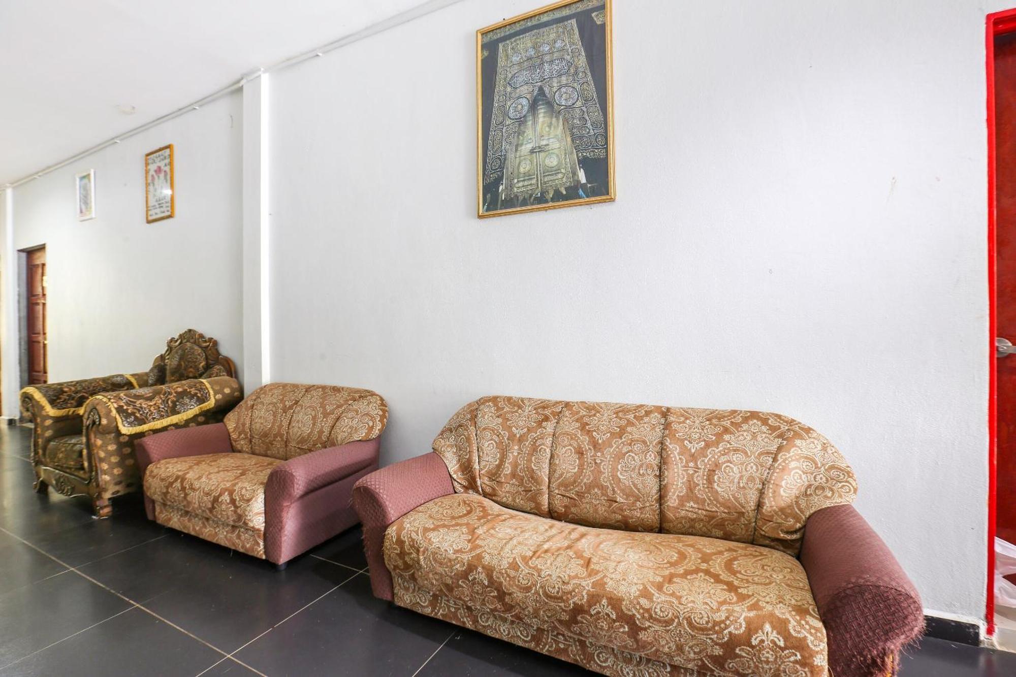 Jeli Oyo 89933 Nun Hotel מראה חיצוני תמונה