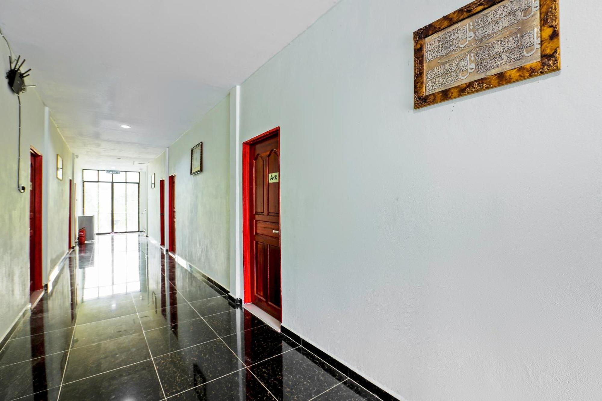 Jeli Oyo 89933 Nun Hotel מראה חיצוני תמונה